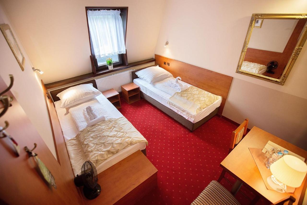 Hotel Zamek Chalupki Exterior photo