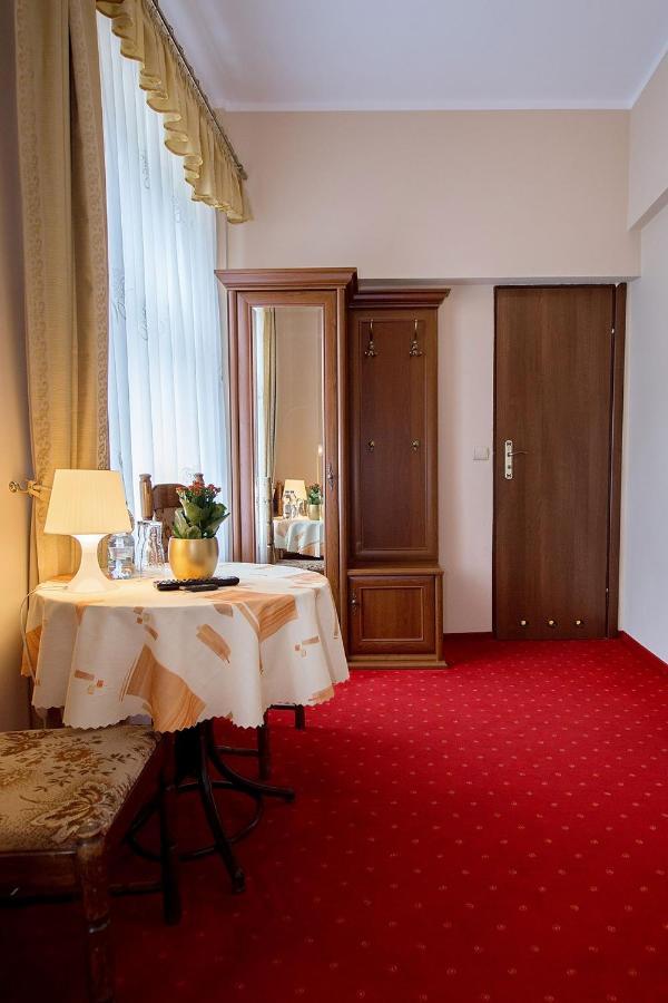 Hotel Zamek Chalupki Exterior photo